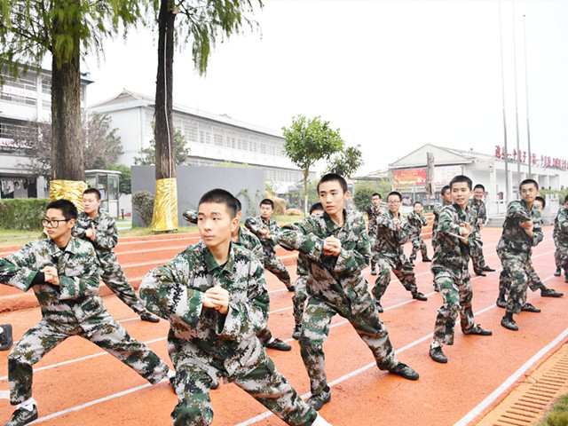 贵阳启德青少年特训学校：擒敌拳